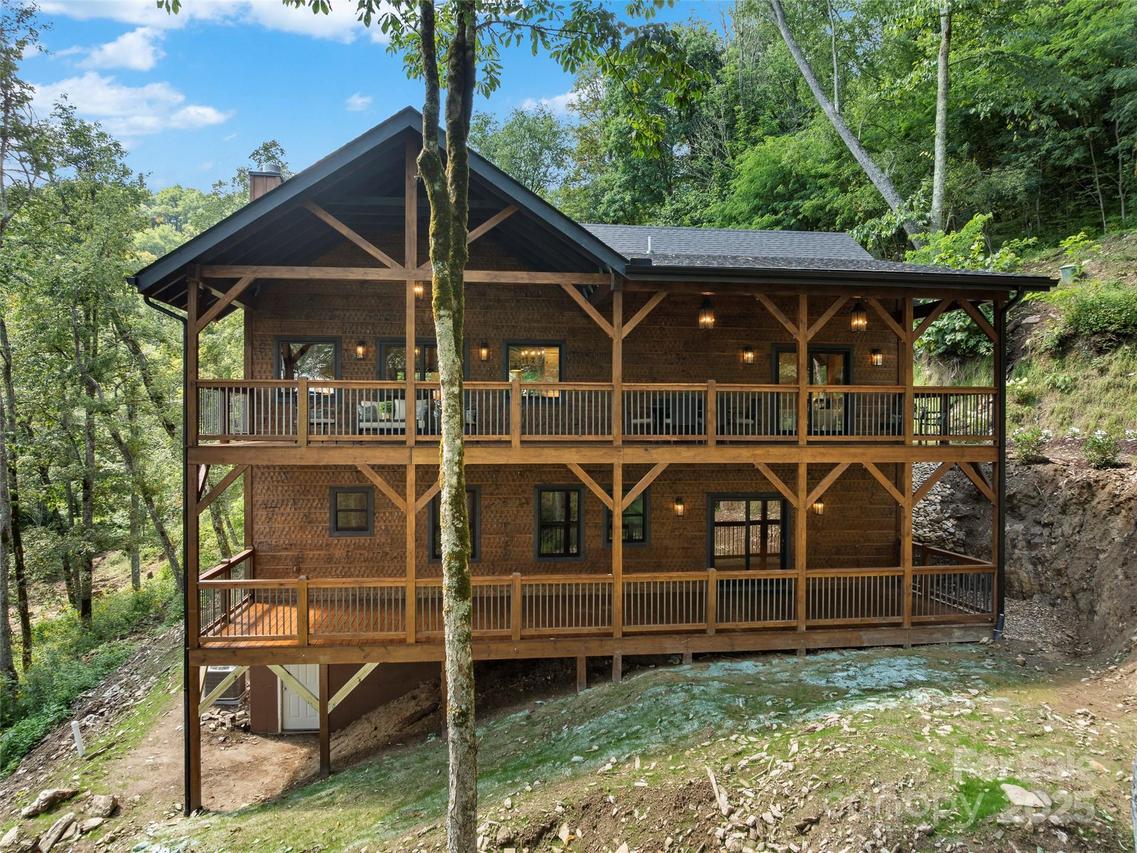 102 Iga Tr., Maggie Valley, NC 28751