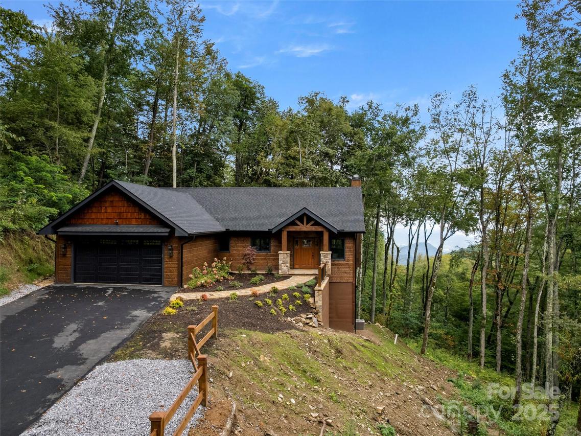 102 Iga Tr., Maggie Valley, NC 28751
