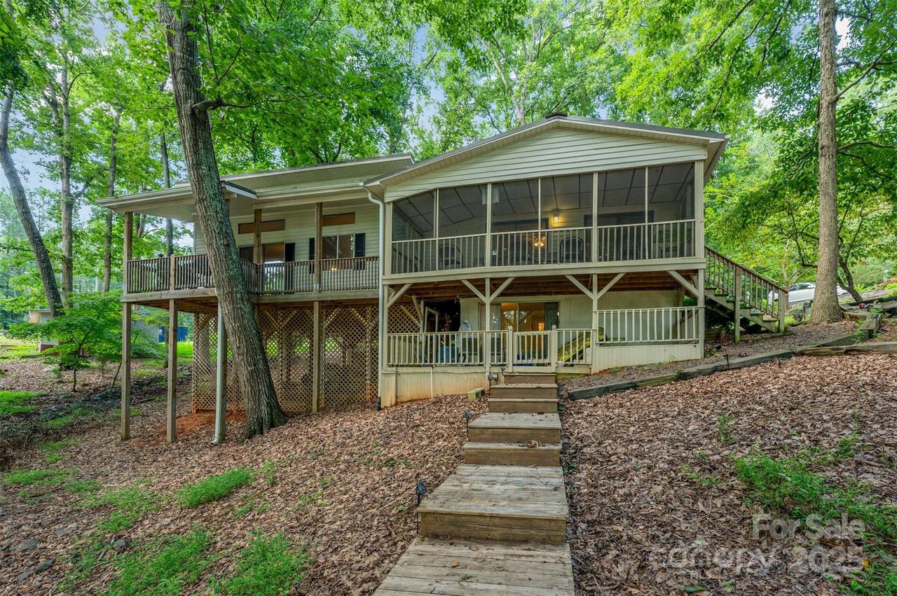 494 Deerfield Rd., Mount Gilead, NC 27306