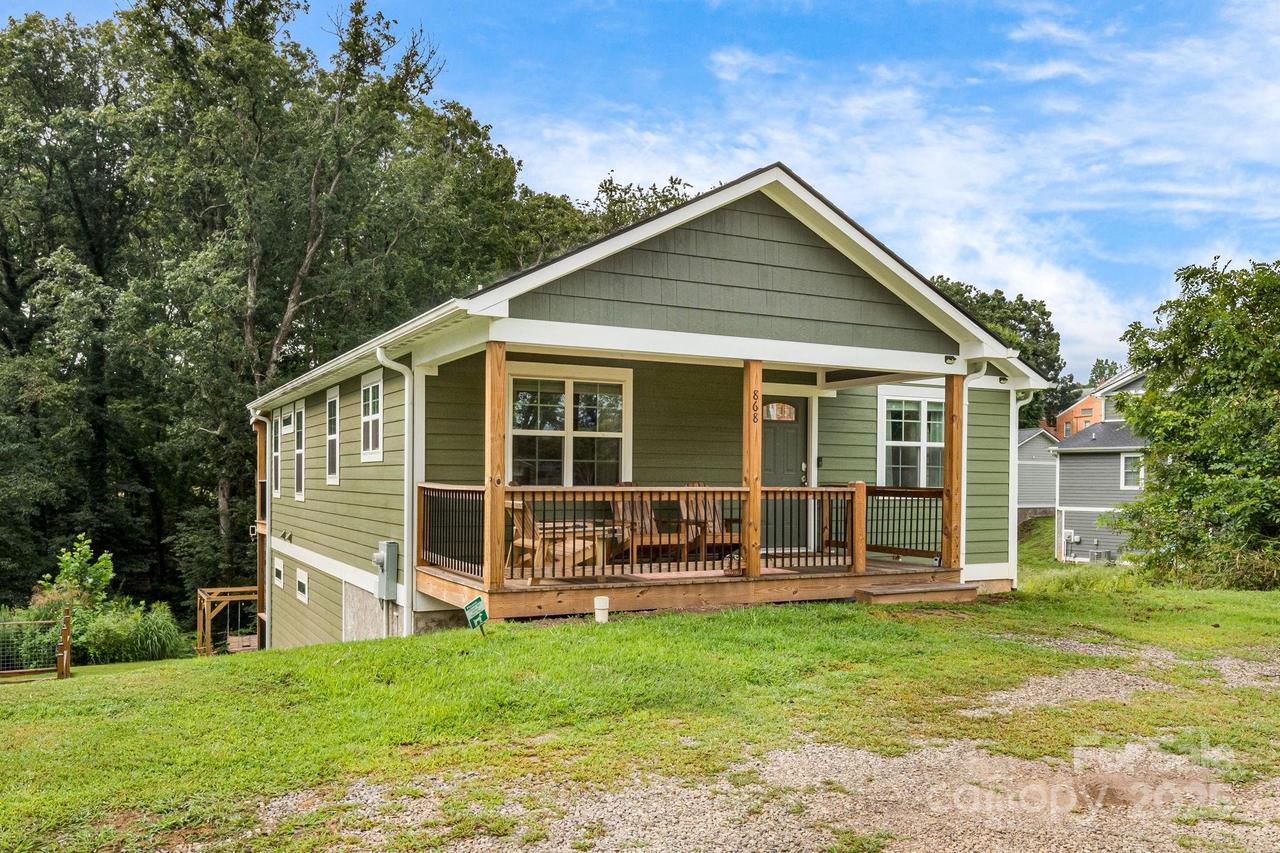 868 Sand Hill Rd., Asheville, NC 28806
