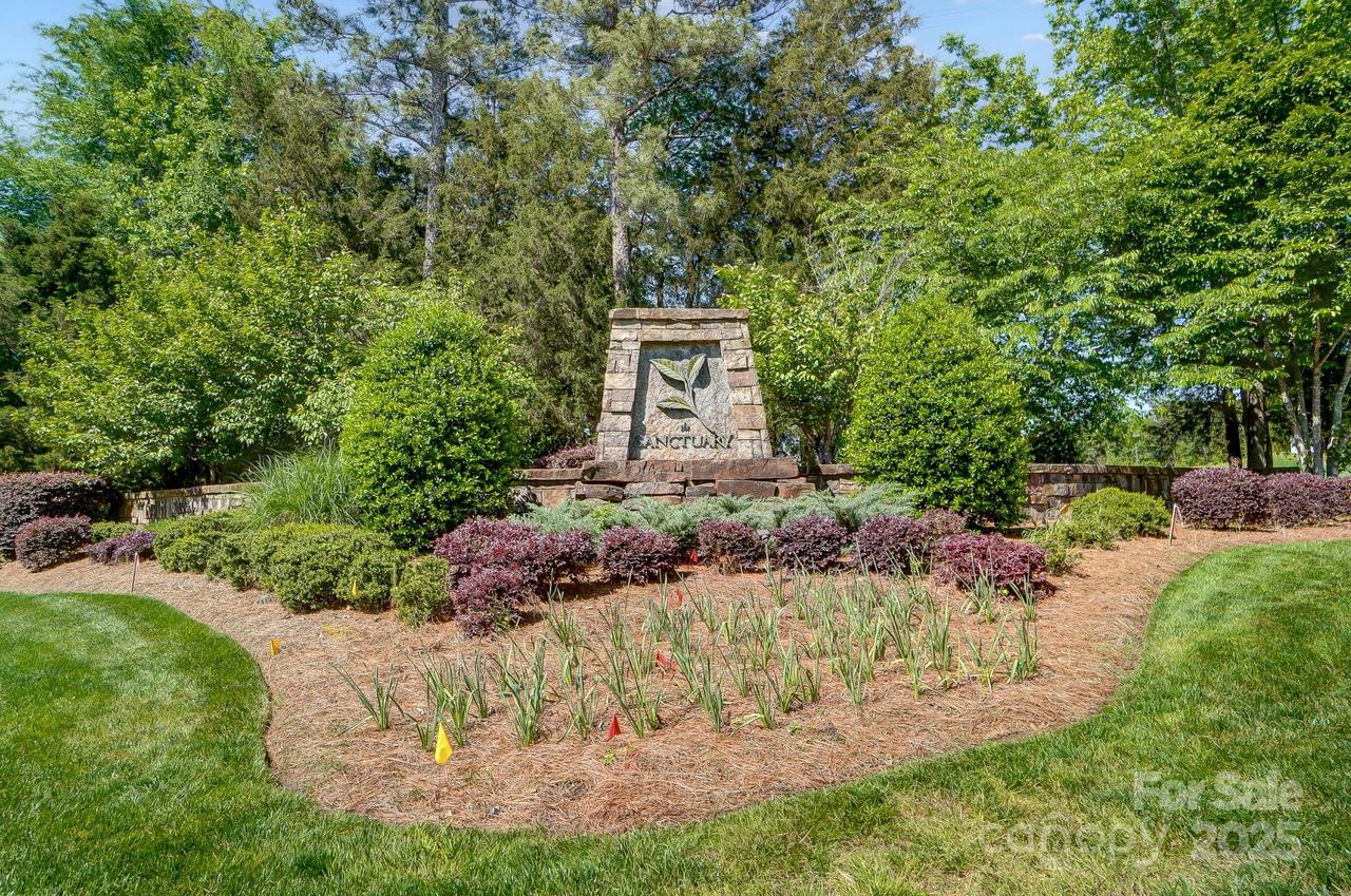 10629 Island Point Rd., Charlotte, NC 28278