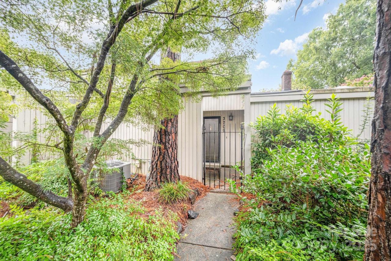 3709 Willow Point Dr., Charlotte, NC 28277