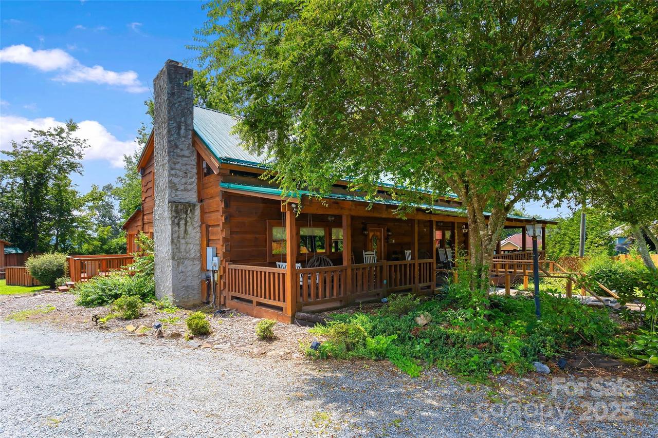 6 Frisby St., Fletcher, NC 28732