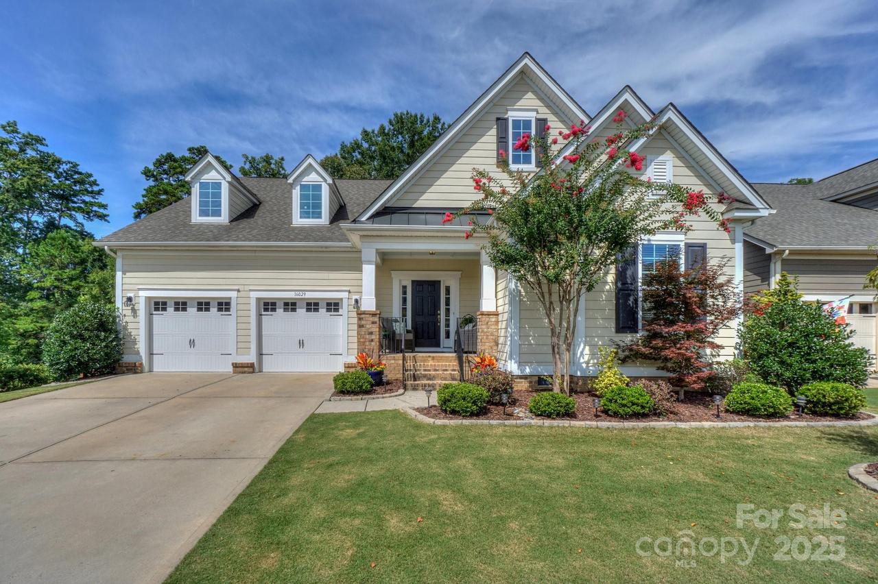 16029 Oxford Glenn Dr., Huntersville, NC 28078
