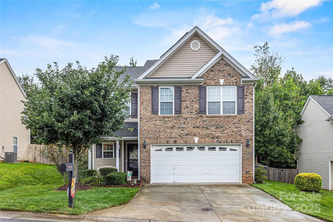 754 Peachtree Meadows Cir., Kernersville, NC 27284