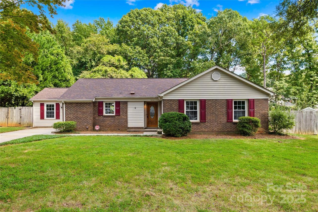 5832 Falstaff Dr., Charlotte, NC 28227