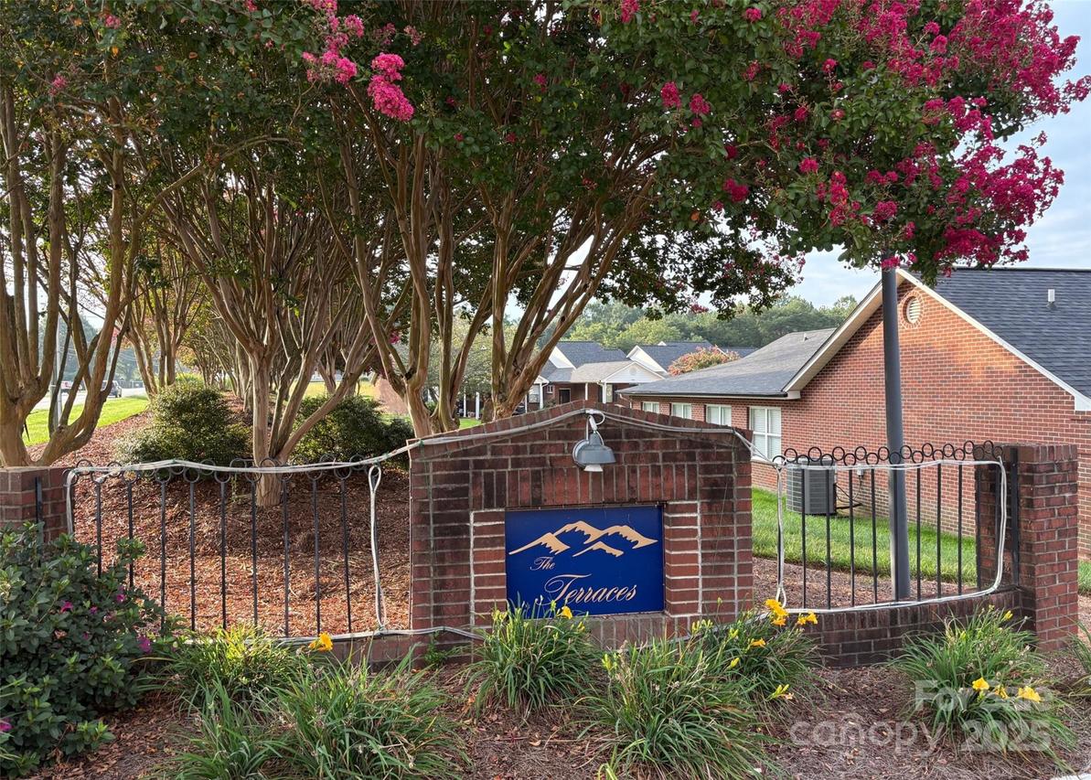 3910 Azalea Tr., Denver, NC 28037
