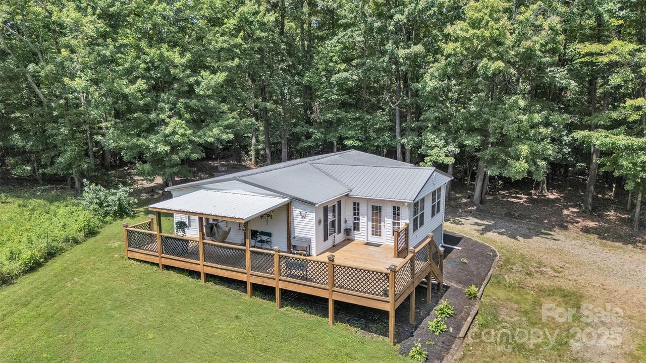 425 Little Brushy Mountain Rd., Wilkesboro, NC 28697