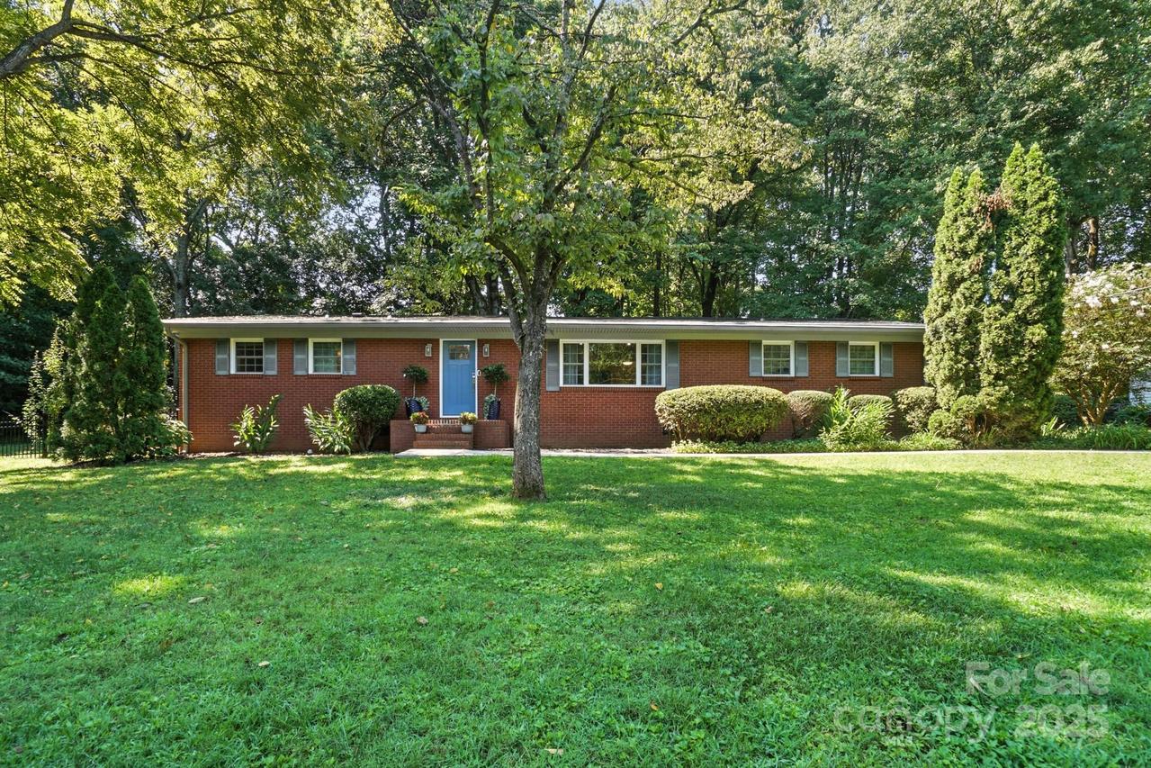 7108 Preston Ct., Charlotte, NC 28215