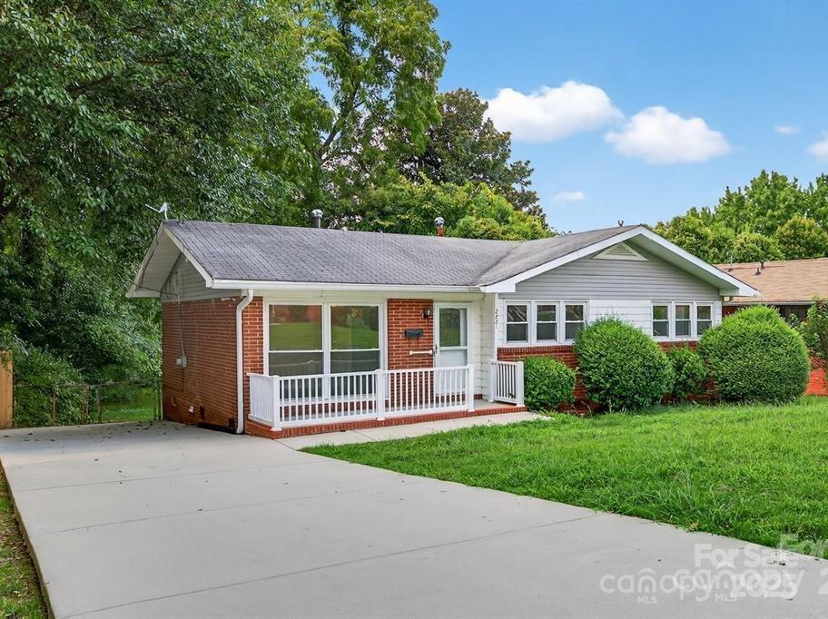2221 Ludlow Dr., Charlotte, NC 28216