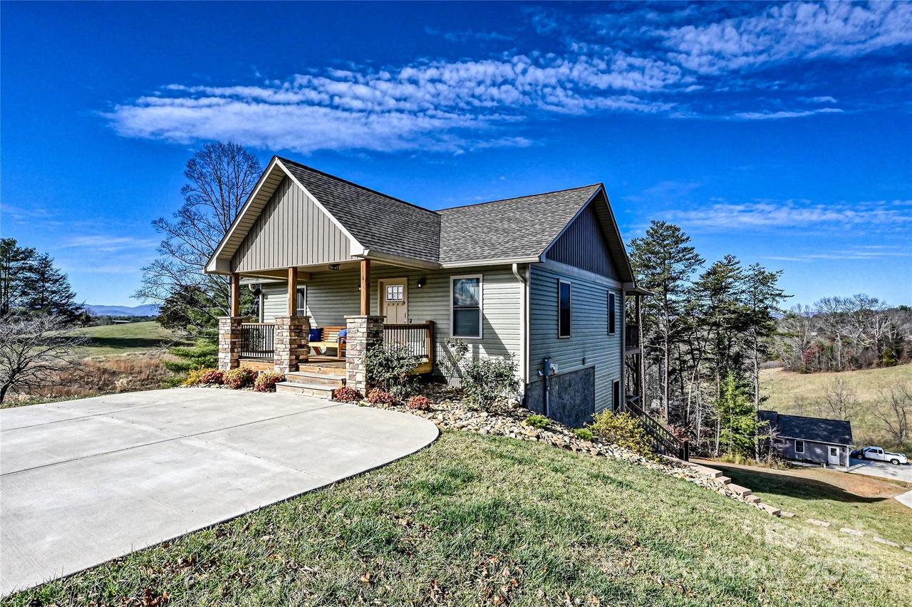 11 Ridge Brook Dr., Weaverville, NC 28787