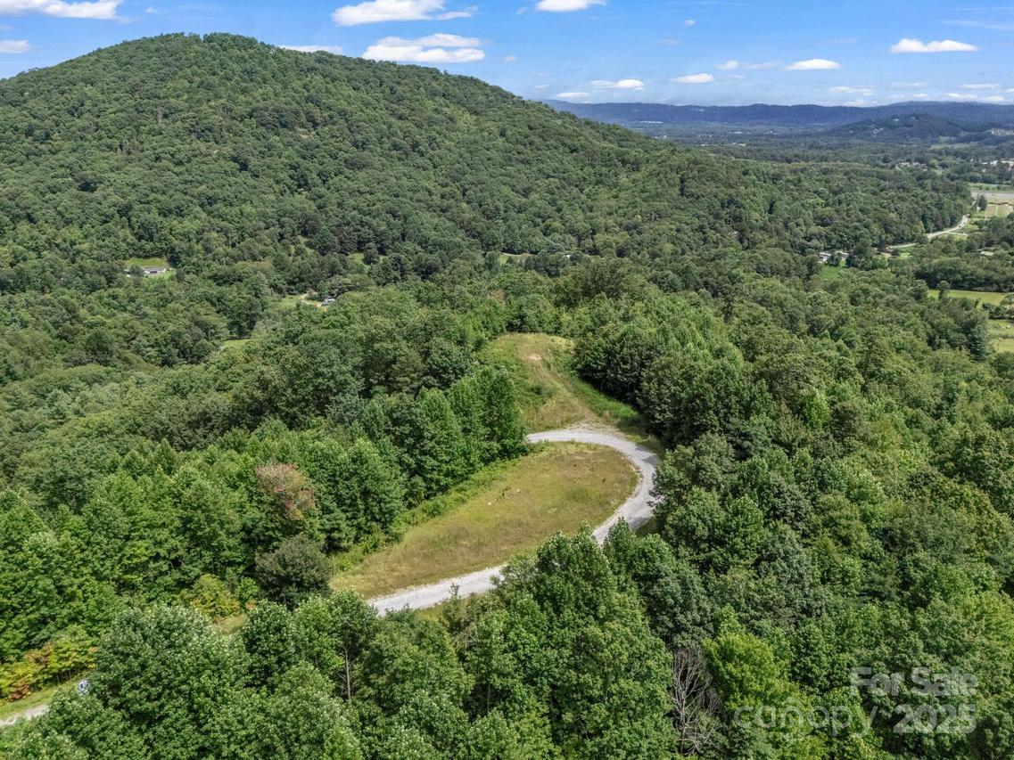 000 Climbing Rd., Hendersonville, NC 28792