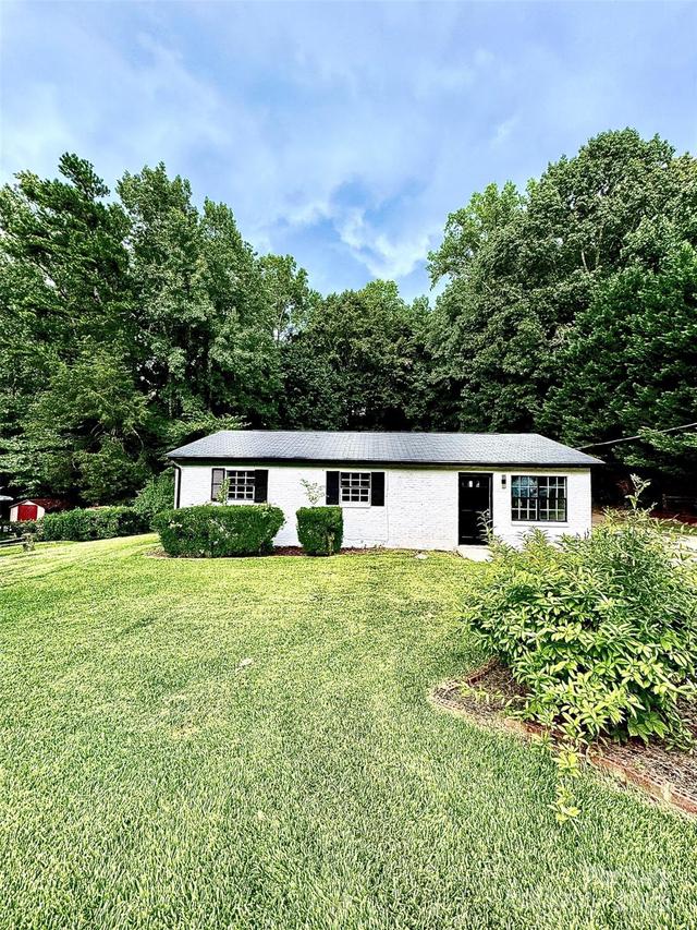 128 Armstrong Ln., Gastonia, NC 28056