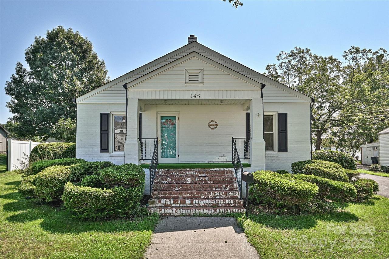 145 N Magnolia St., Mooresville, NC 28115