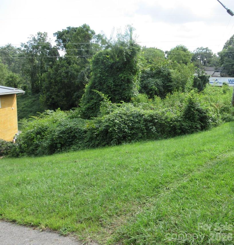 3 N Belgium Ln. #5, Asheville, NC 28806