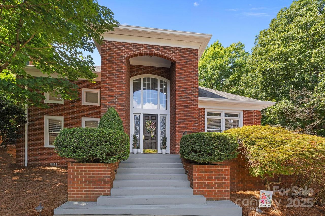 403 Maymont Dr., Cramerton, NC 28032
