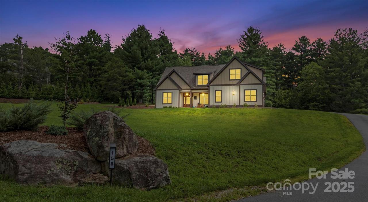 158 Trellem Tr., Hendersonville, NC 28739
