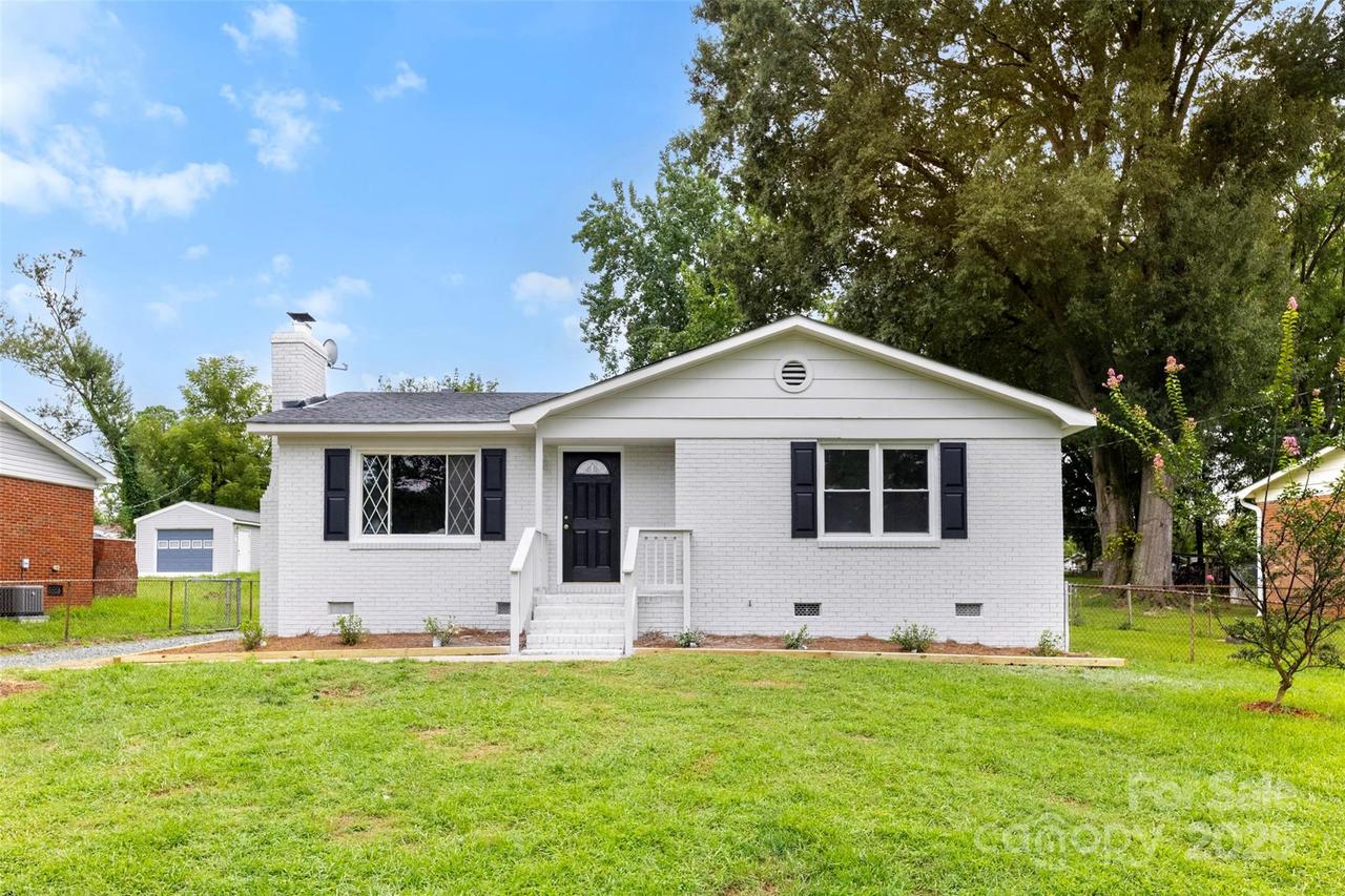 4700 Pineleaf Dr., Charlotte, NC 28269