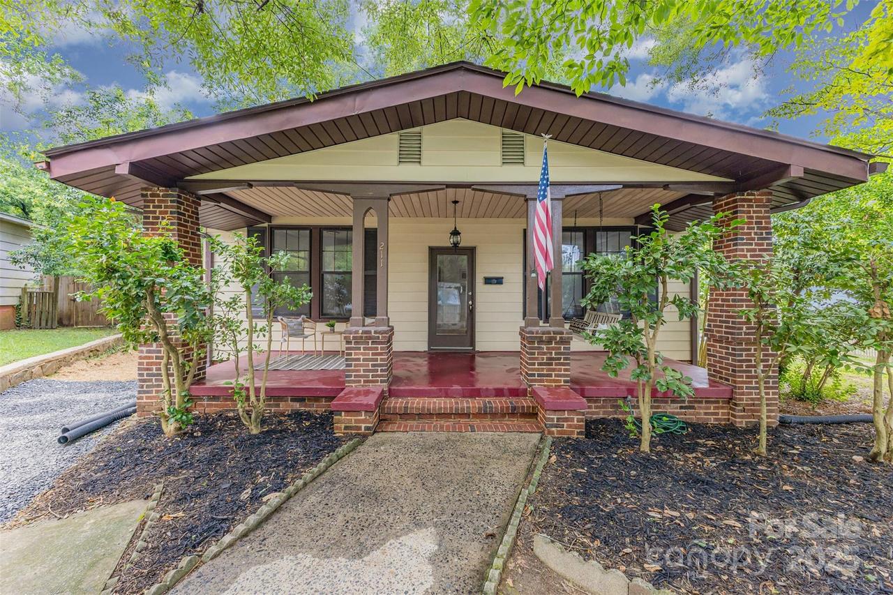 211 W 6th Ave., Gastonia, NC 28052