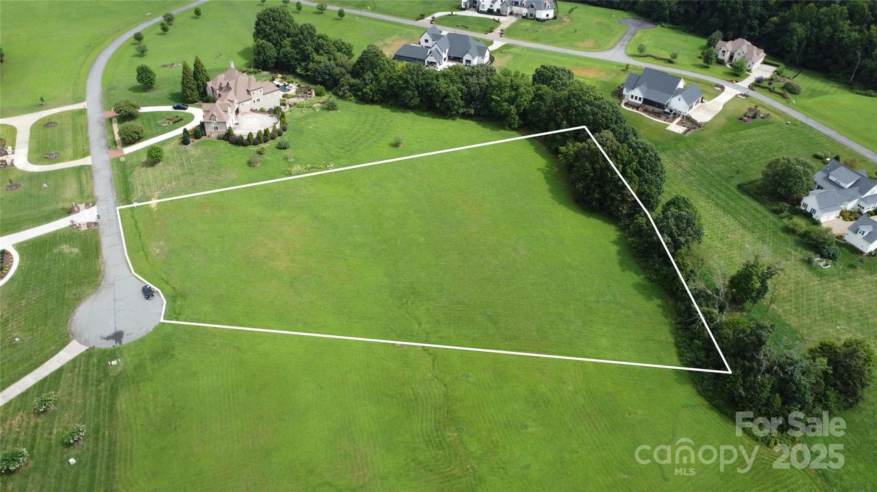 249 Sand Hills Ct., Mooresville, NC 28115