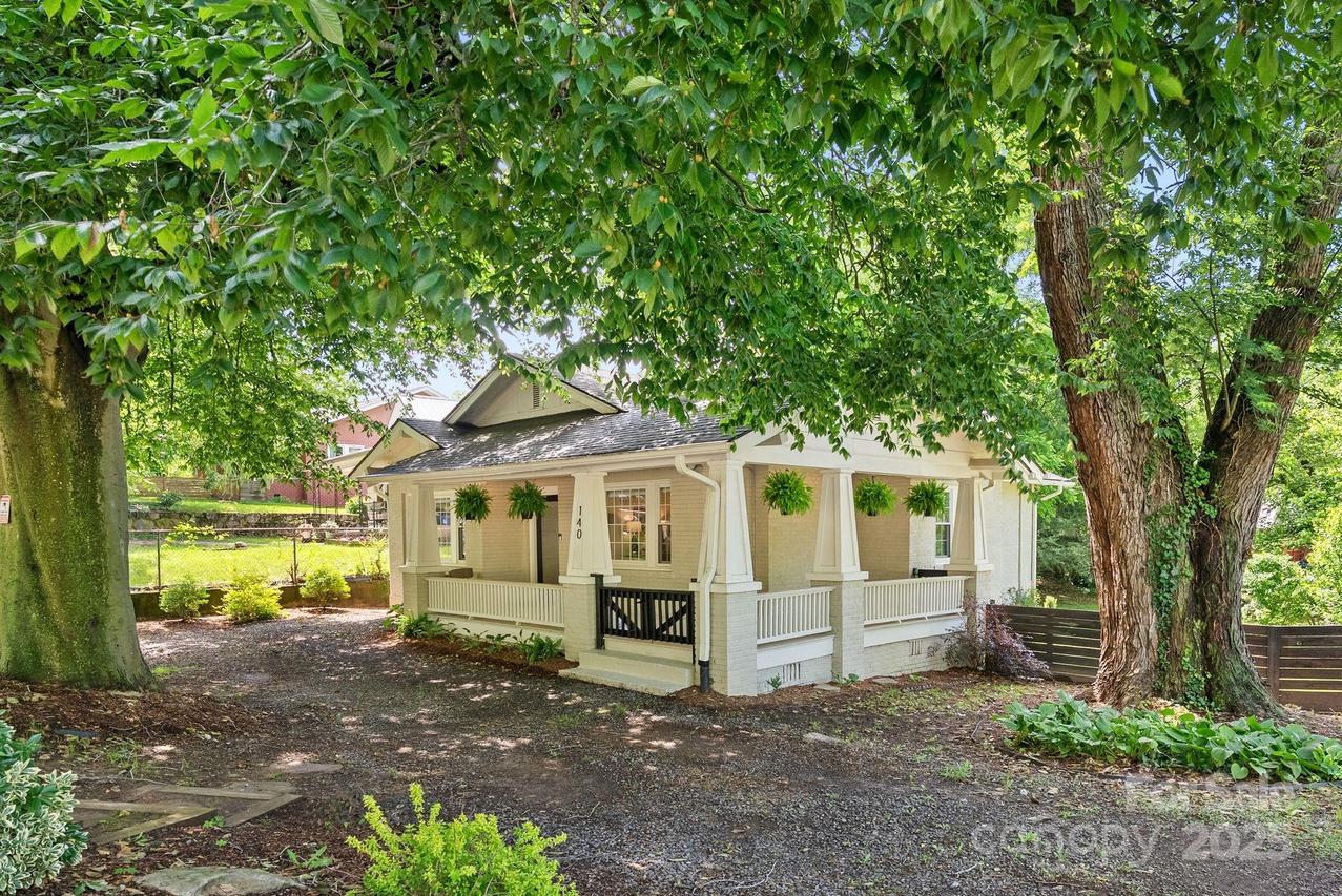 140 Pennsylvania Ave., Asheville, NC 28806