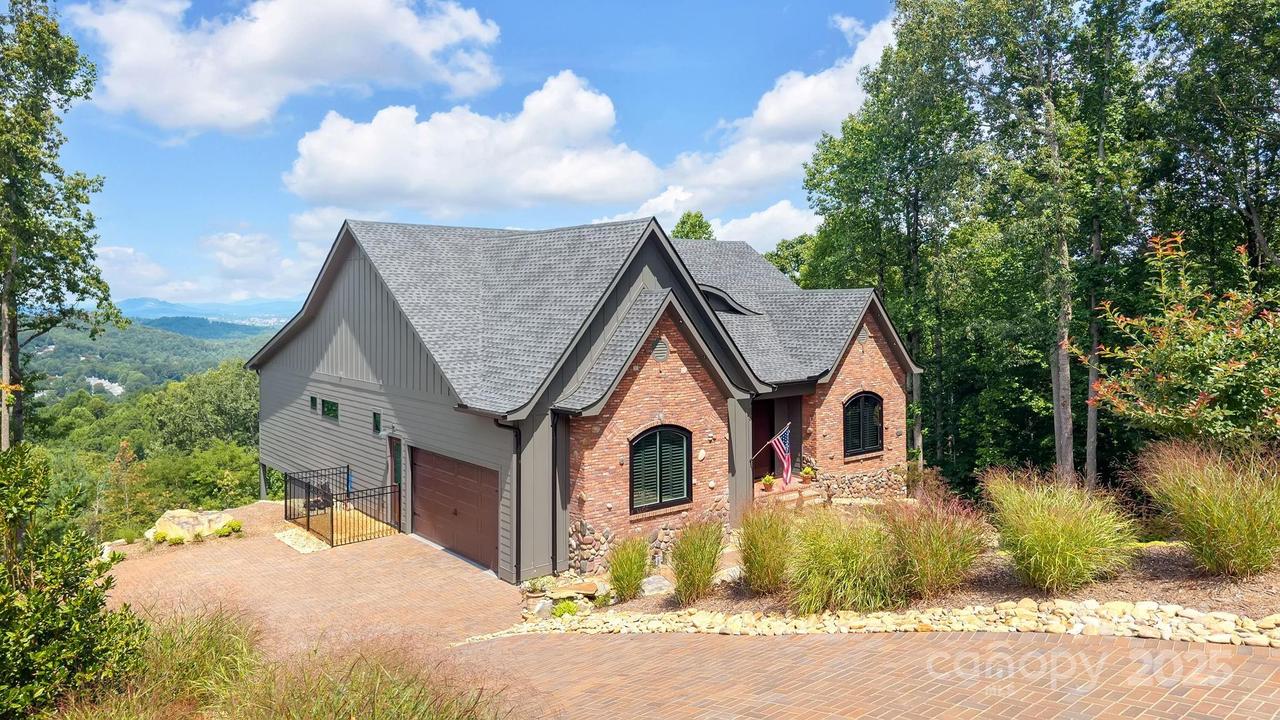 36 Northland Ct., Flat Rock, NC 28731