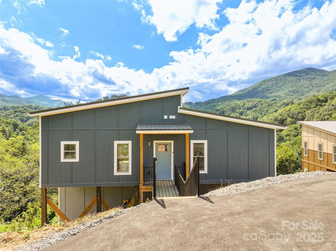 185 Kadire Dr., Waynesville, NC 28785