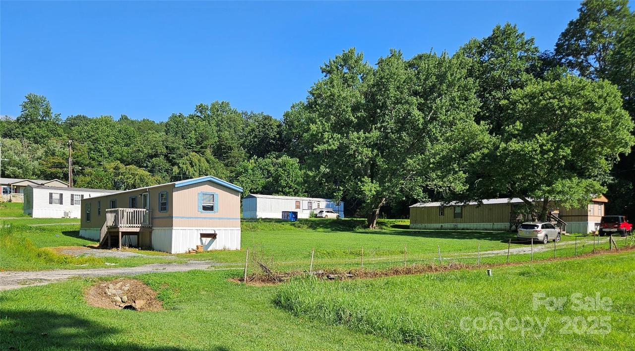 5929 Mourglea Ave., Connelly Springs, NC 28612