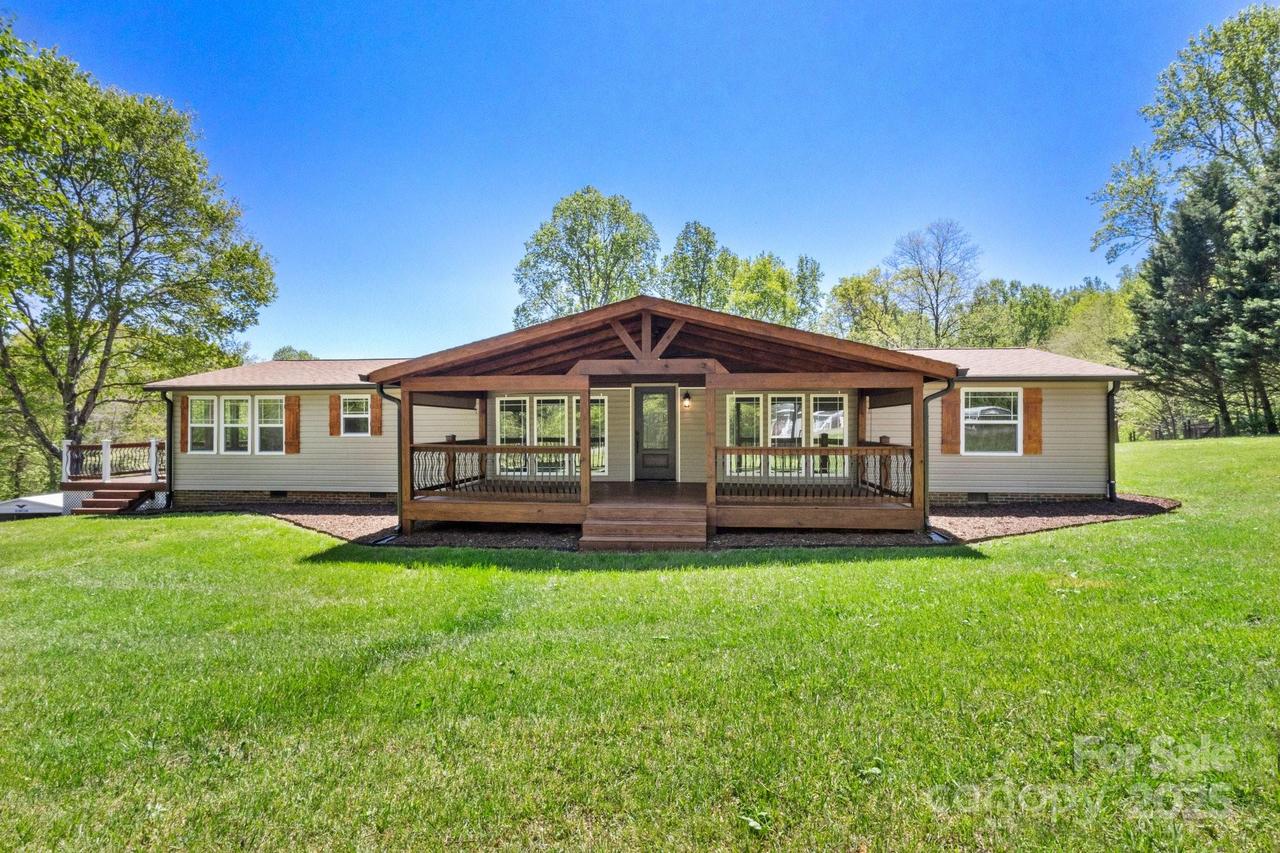 2942 Denwood Dr., Claremont, NC 28610