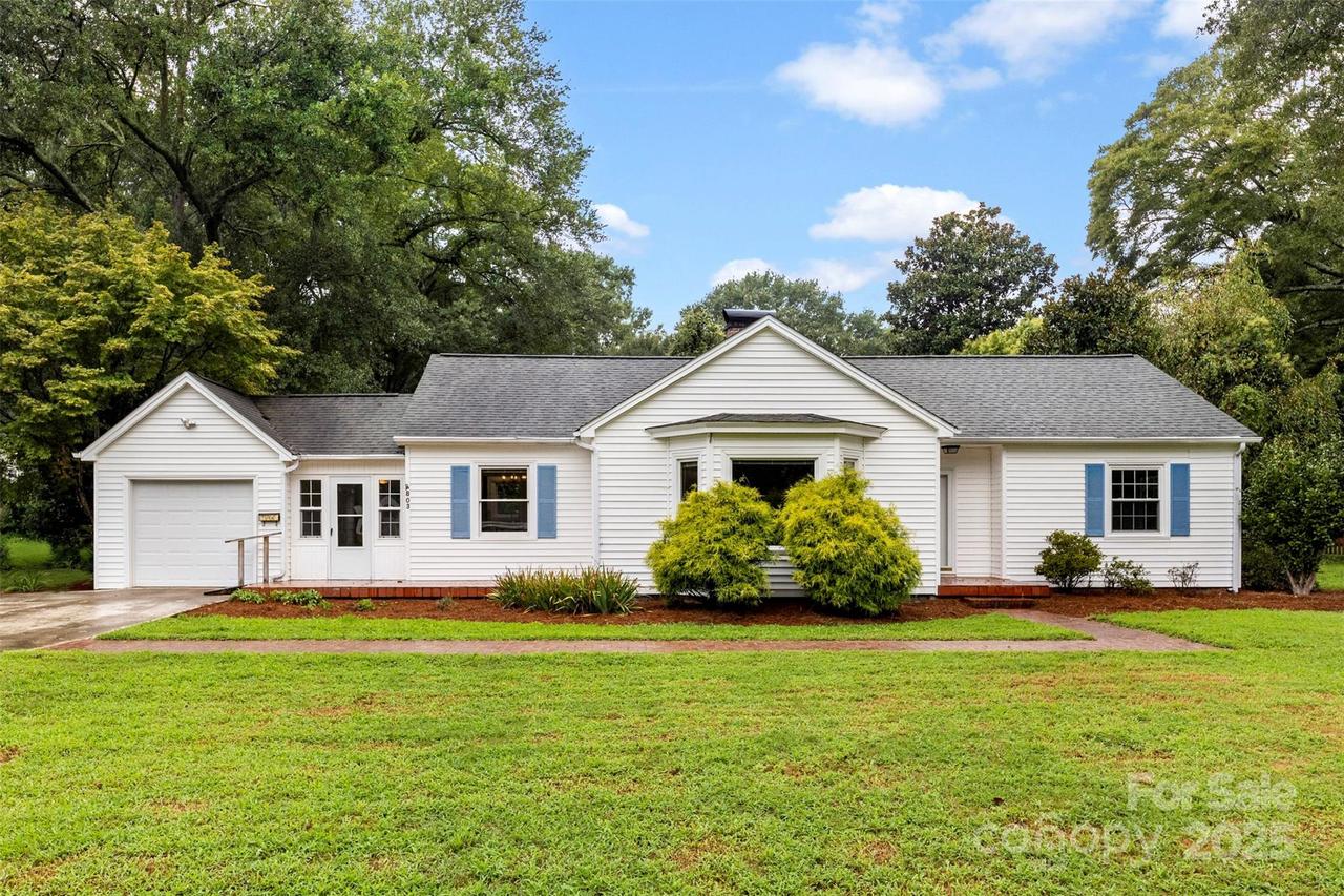 803 Townsend Ave., Gastonia, NC 28052