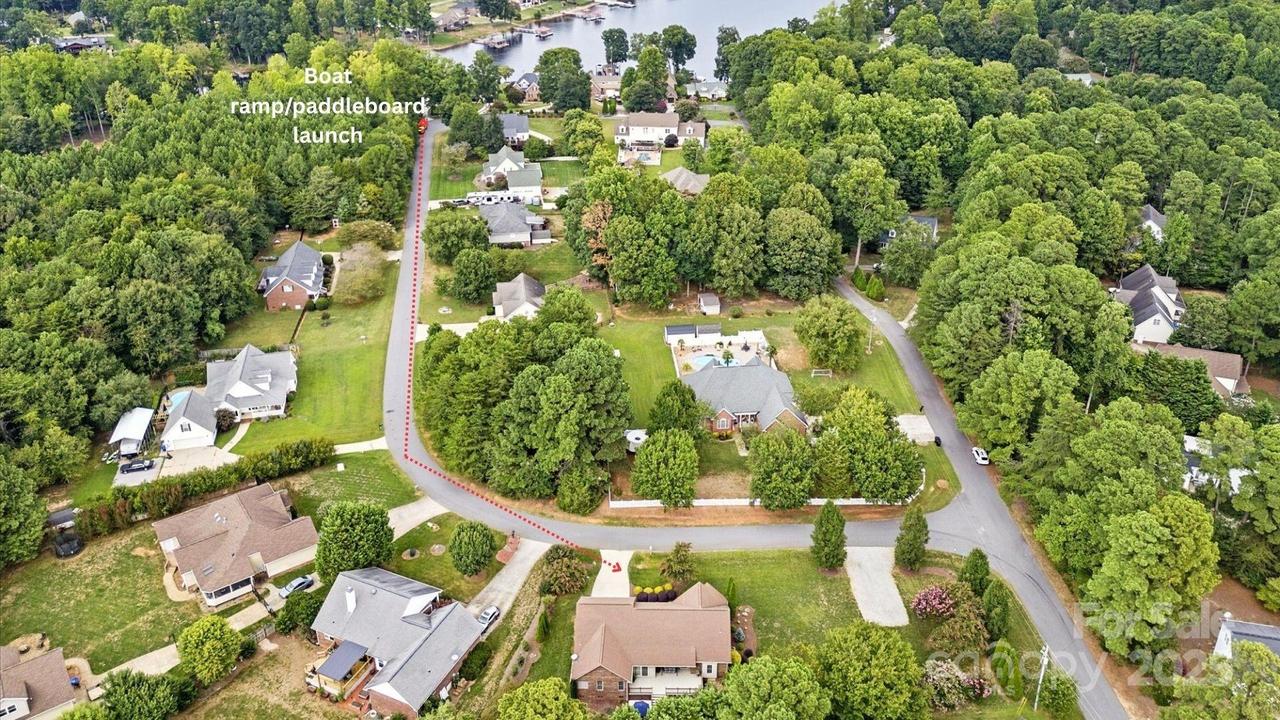 4853 Austin Shores Dr., Denver, NC 28037