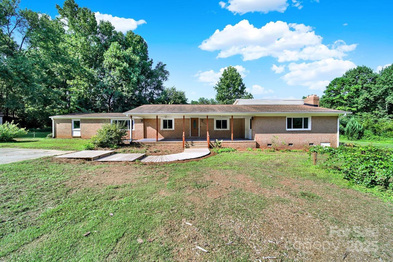 3513 Mason Dr., Charlotte, NC 28269