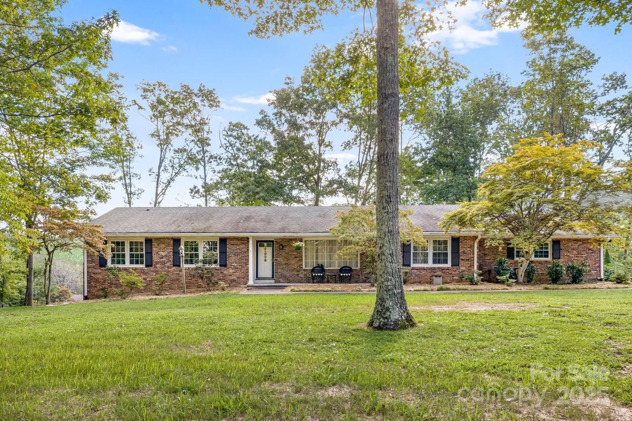 1 Glen Cove Rd., Arden, NC 28704