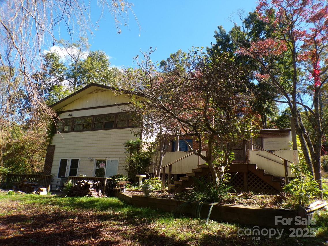 620 Hutch Mountain Rd., Fletcher, NC 28732