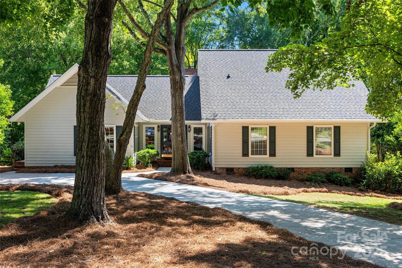 5225 Camilla Dr., Charlotte, NC 28226