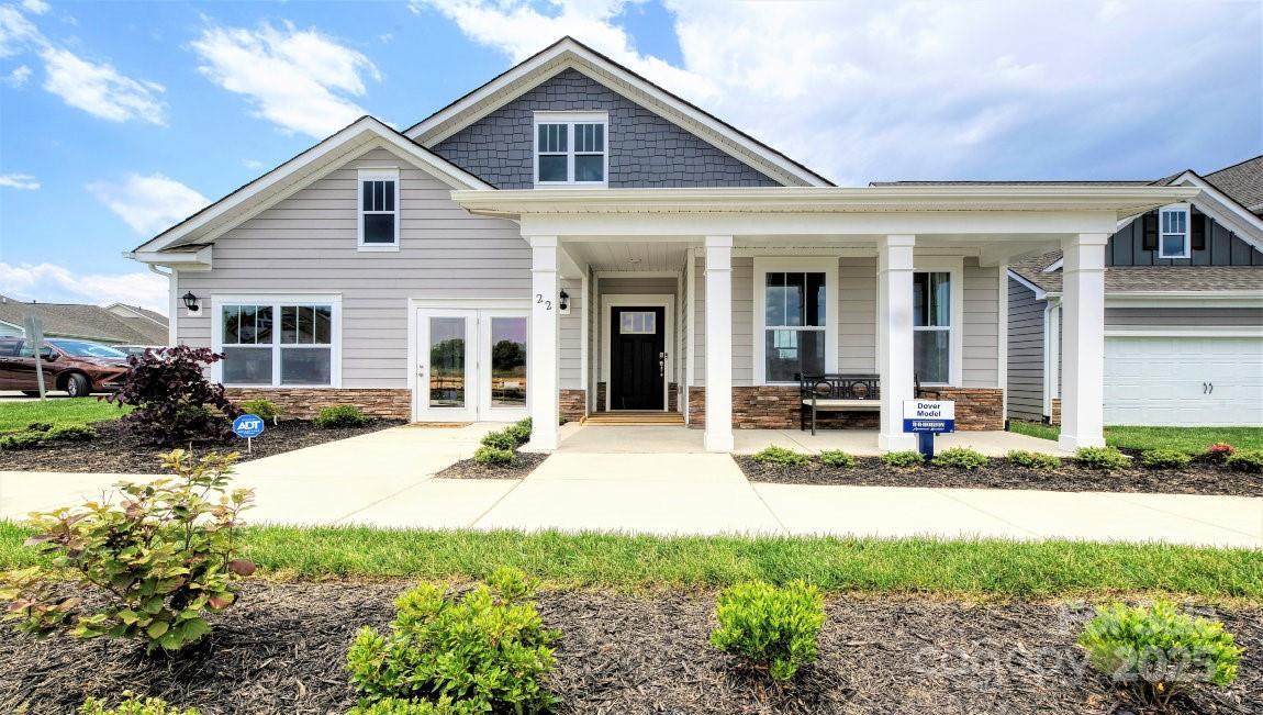 22 Fox Cove Rd., Hendersonville, NC 28792