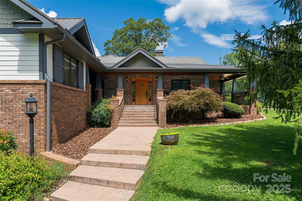 171 Pete Luther Rd., Candler, NC 28715