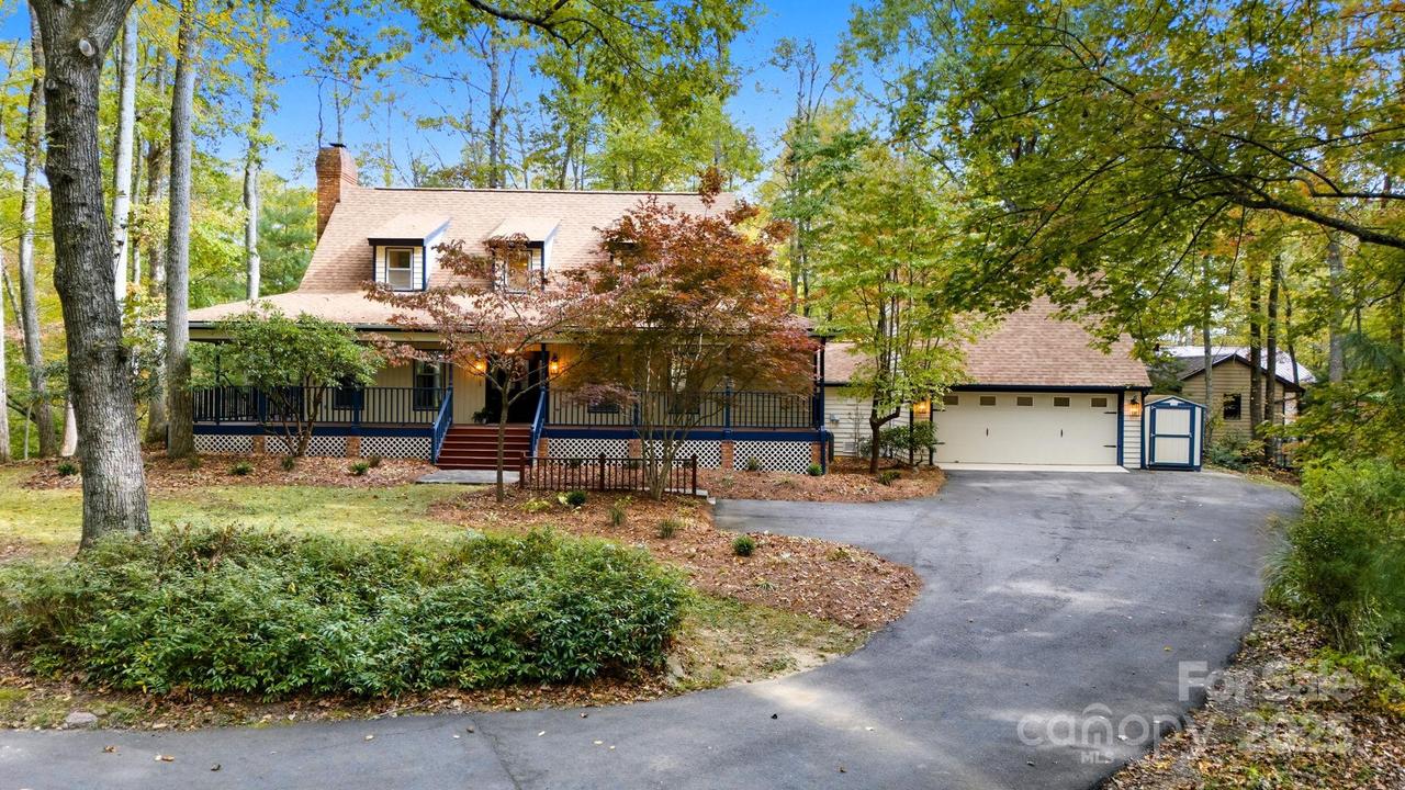 8 Indian Ridge Rd., Asheville, NC 28803