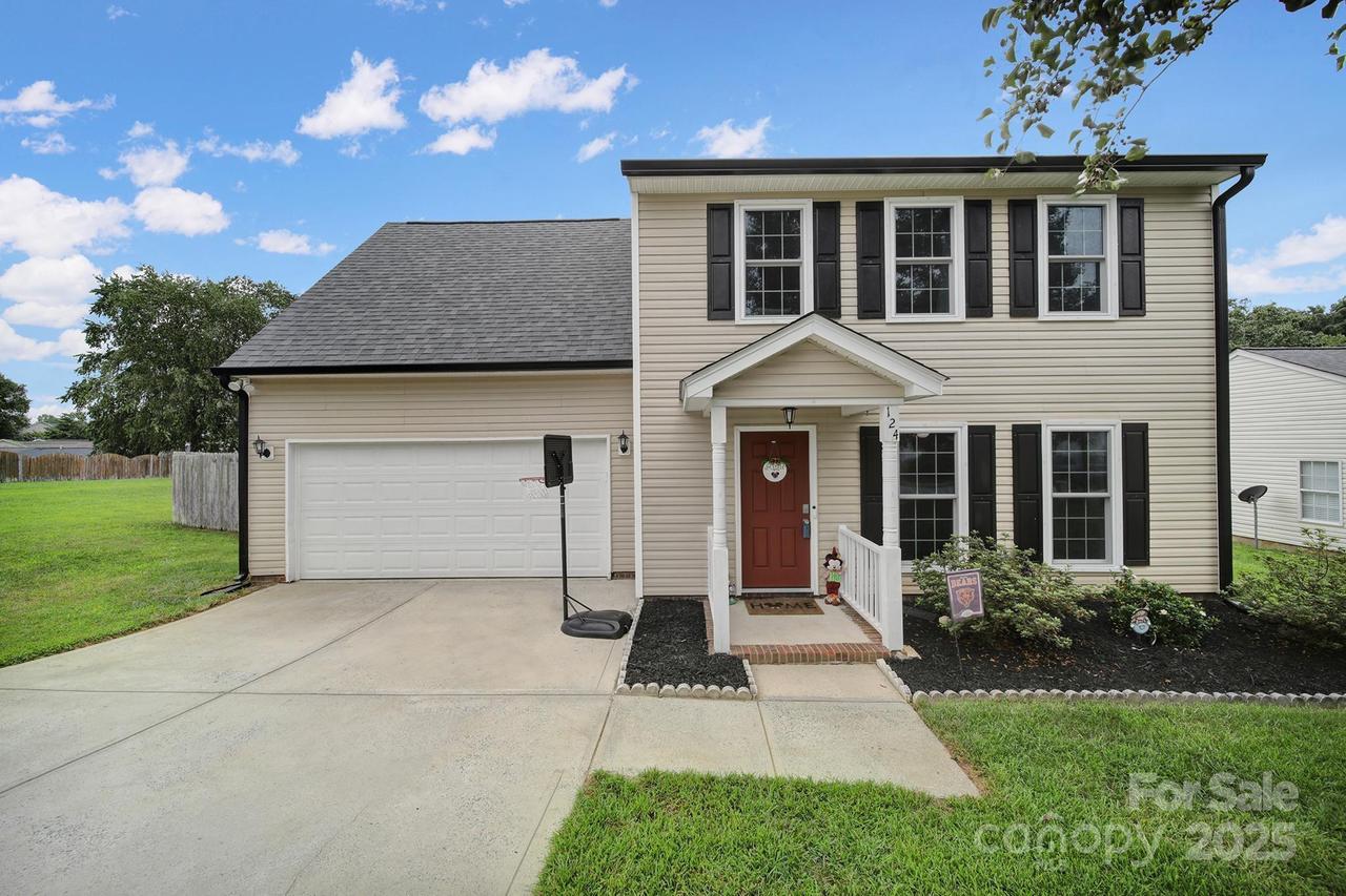 124 Kristens Court Dr., Mooresville, NC 28115