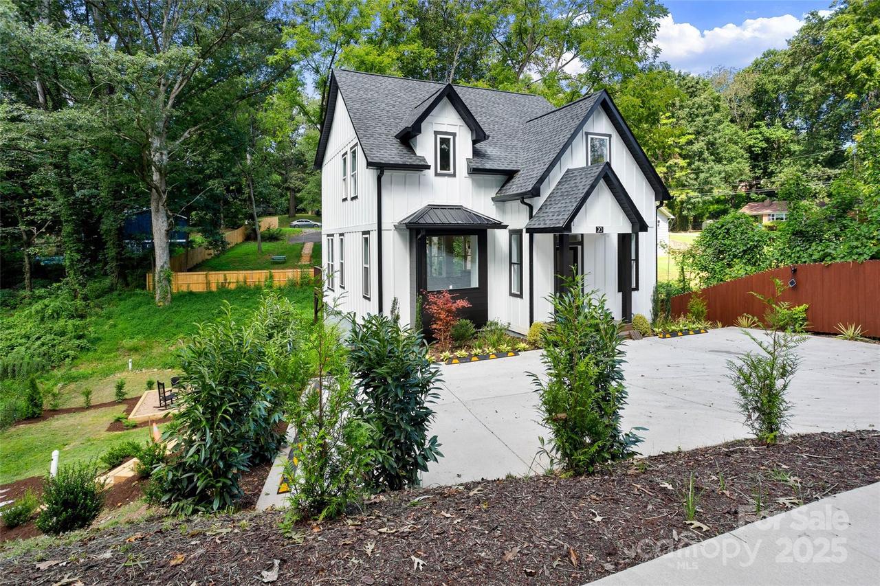 20 Rash Rd., Asheville, NC 28806