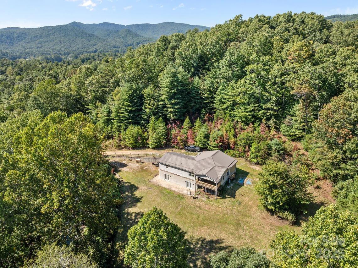 473 Eli Capps Rd., Zirconia, NC 28790