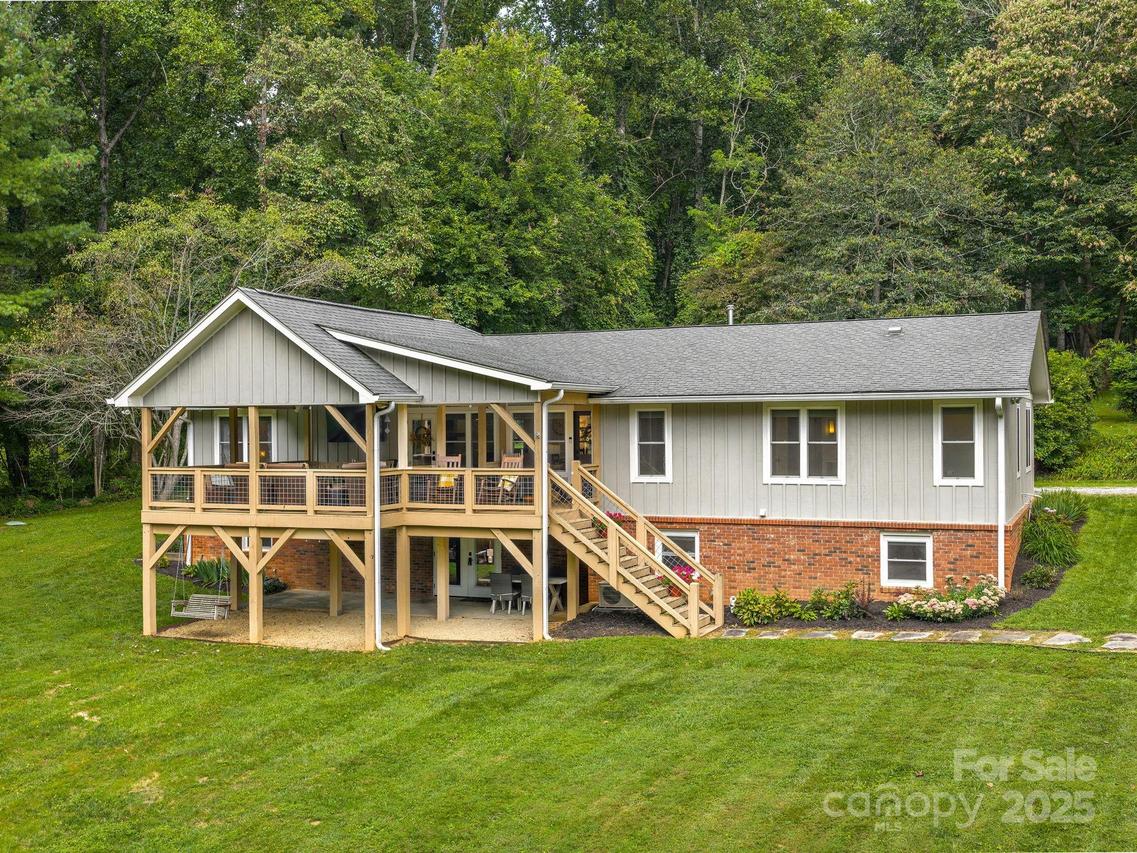 23 Rogers Ridge Rd., Fairview, NC 28730