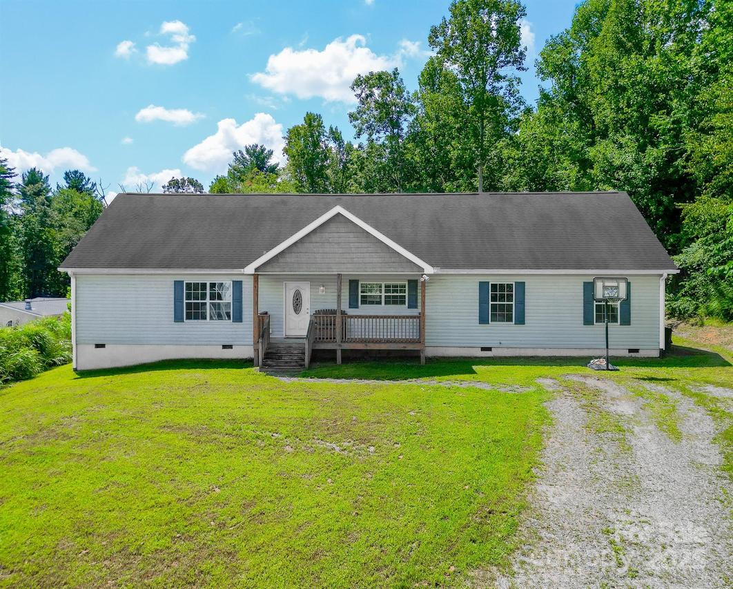 137 Pottery Terrace Tr., Flat Rock, NC 28731