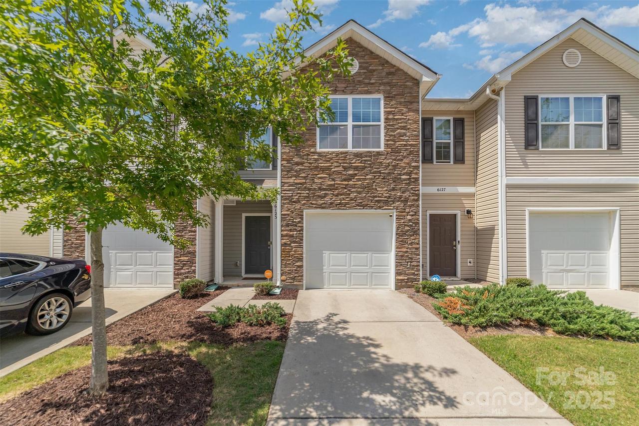 6123 Guildford Hill Ln., Charlotte, NC 28215