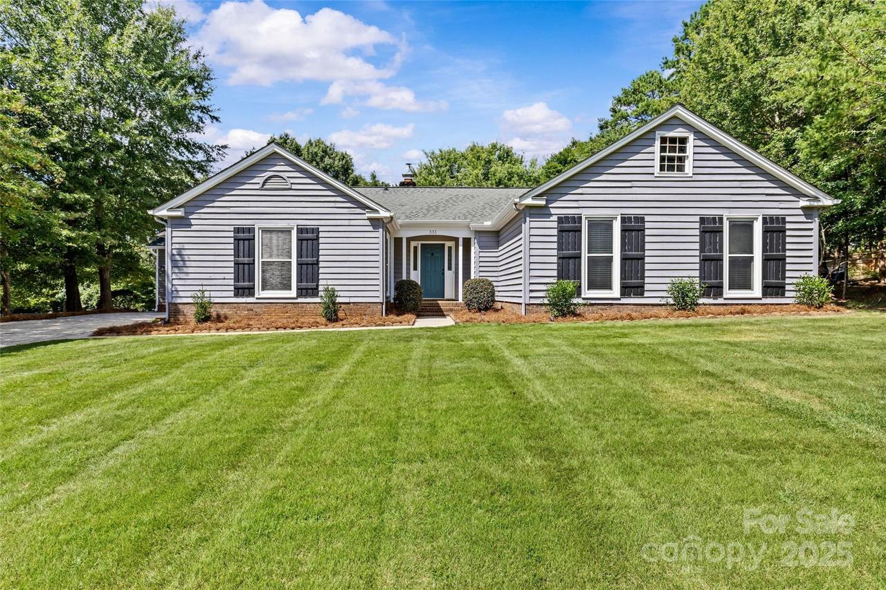 333 Longbridge Dr., Matthews, NC 28105
