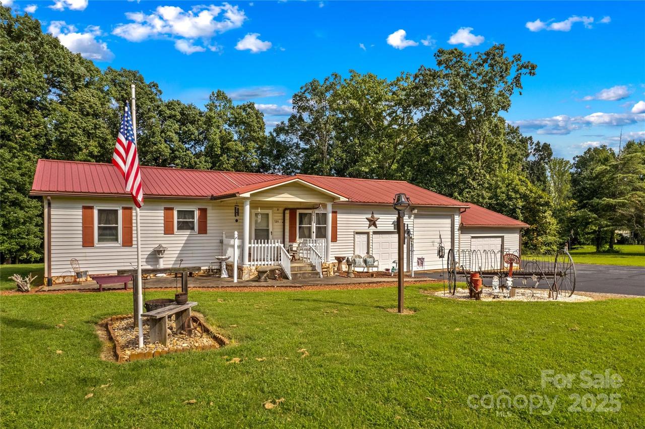 784 Whites Farm Rd., Statesville, NC 28625