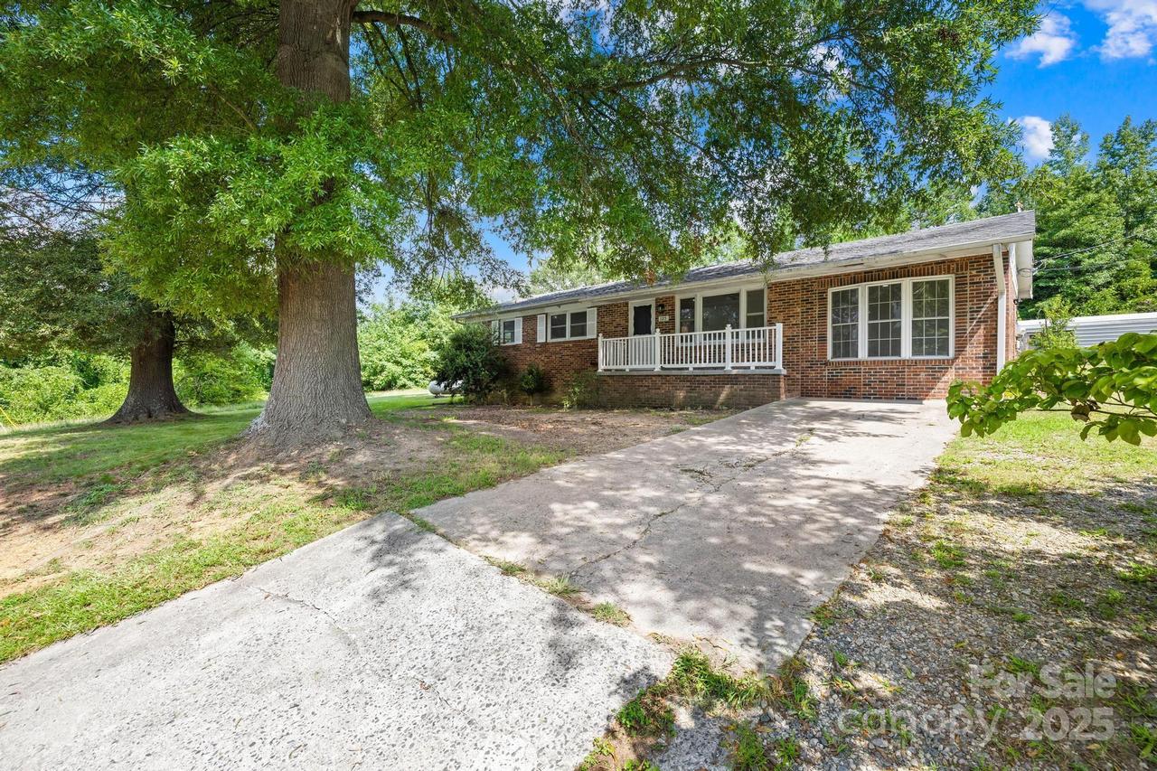 125 Bridges Cir., Kings Mountain, NC 28086