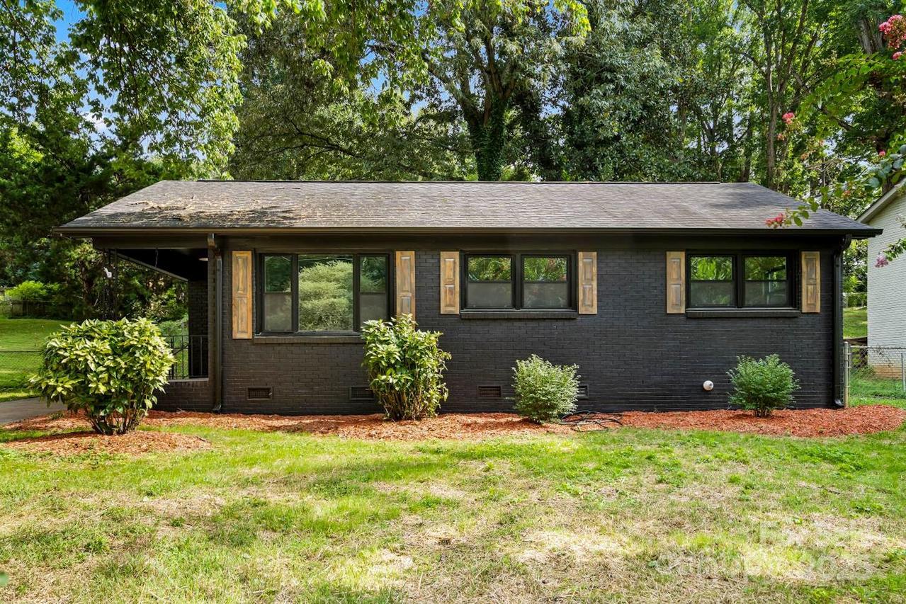 2430 Dora Dr., Charlotte, NC 28215