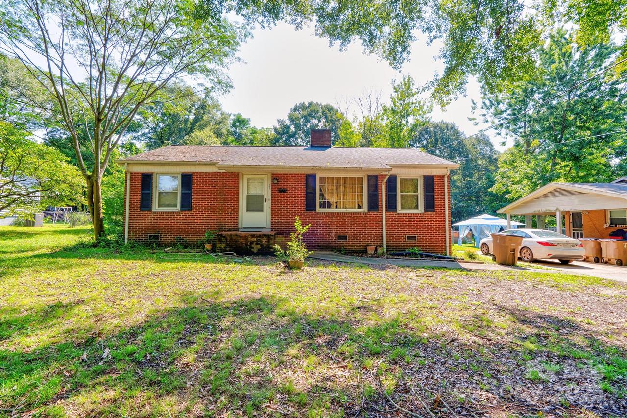 327 Woodside Dr., Shelby, NC 28150