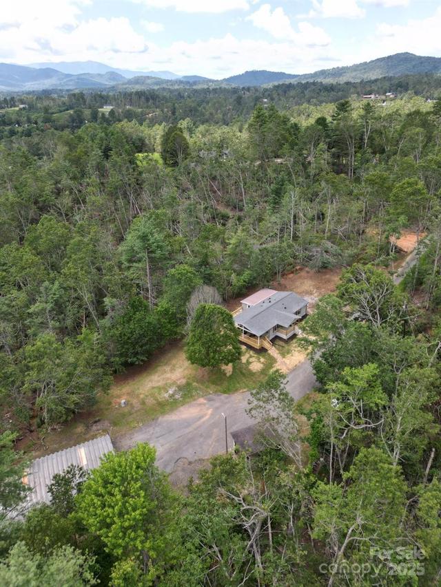 600 Pine Run Ridge Rd., Spruce Pine, NC 28777